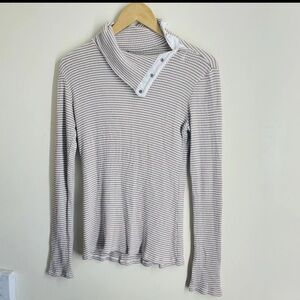 DOLAN ANTHROPOLOGIE TURTLENECK TOP SIZE S